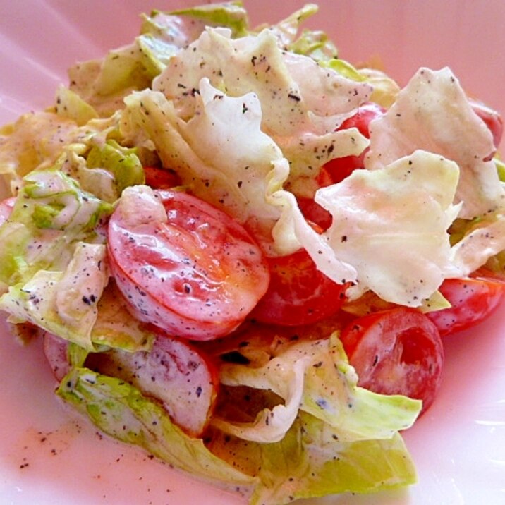 レタスとプチトマトのゴマドレッシング和え
